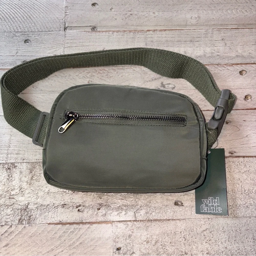 Wild Fable Women's Olive Green Small Fanny Pack Bag Adjustable Strap, NWT - Picture 2 of 12